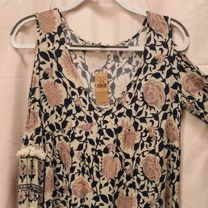 BNWT FLORAL COLD SHOULDER STYLE DRESS FROM AMERICAN EAGLE SIZE  SMALL